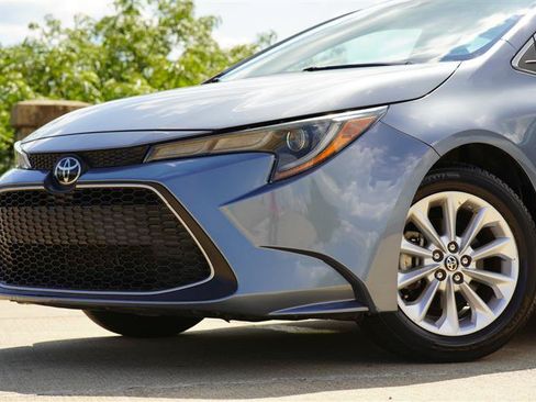 Used 2022 Toyota Corolla XLE FWD image 11