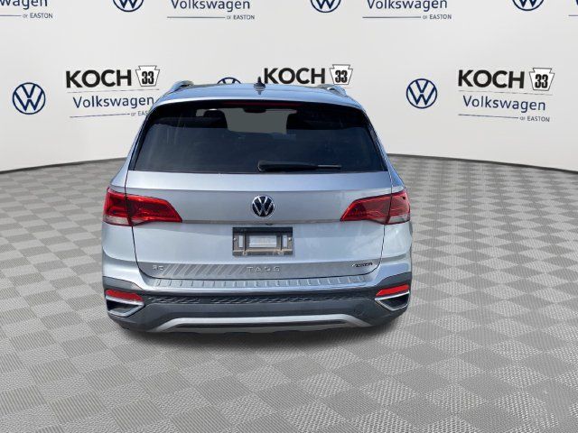 Used 2024 Volkswagen Taos SE AWD/4WD image 6