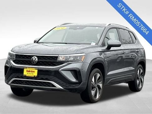 Used 2024 Volkswagen Taos SE image 3