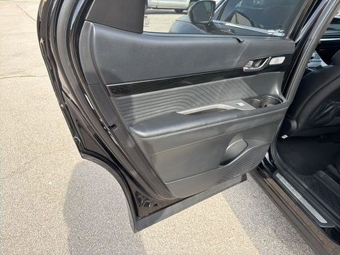 Used 2023 Hyundai Palisade Calligraphy image 16