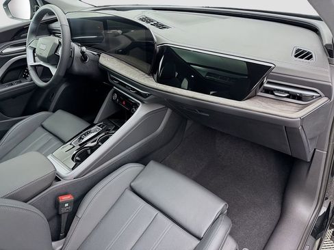 Used 2025 Audi Q5 Premium Plus w/ Premium Plus AWD/4WD image 18