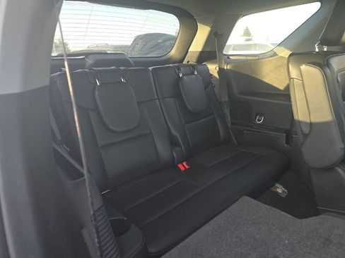 Used 2023 Ford Explorer XLT w/ Equipment Group 202A image 7