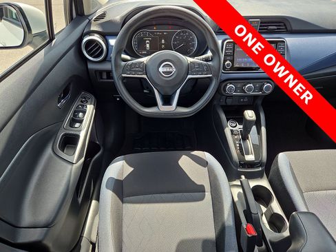 Used 2024 Nissan Versa SV FWD image 11