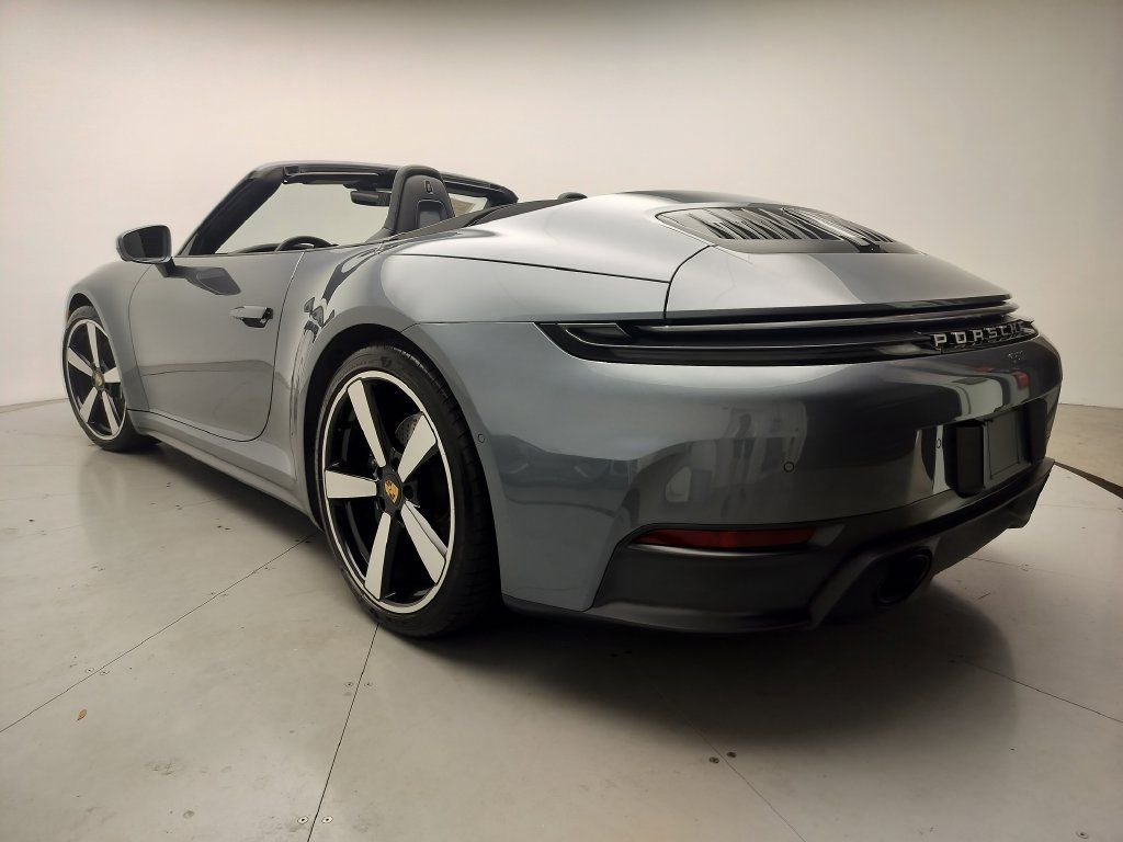 Certified 2025 Porsche 911 Carrera RWD image 3