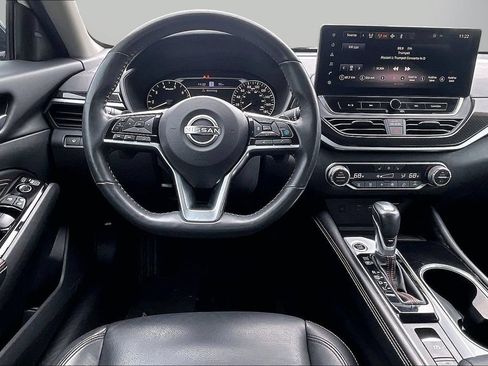 Used 2023 Nissan Altima 2.0 SR FWD image 12