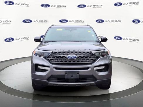 Certified 2022 Ford Explorer XLT w/ Equipment Group 202A AWD/4WD image 8