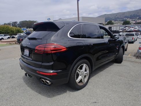 Used 2015 Porsche Cayenne S AWD/4WD image 7
