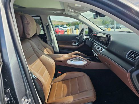 New 2026 Mercedes-Benz GLS 450 4MATIC image 10