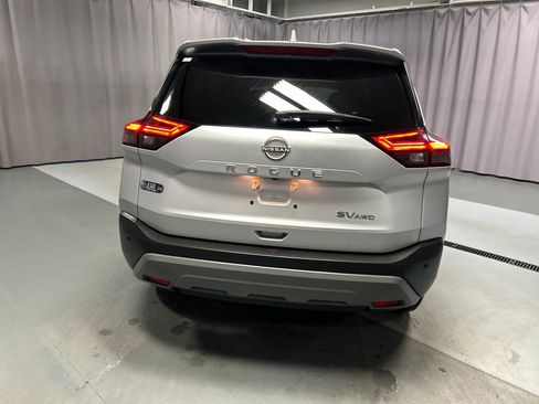 Used 2023 Nissan Rogue SV image 6