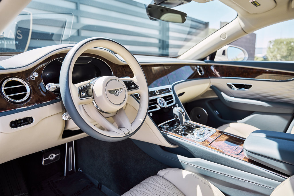 Used 2022 Bentley Flying Spur W12 AWD/4WD image 2
