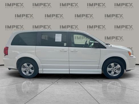 Used 2013 Dodge Grand Caravan SE image 6
