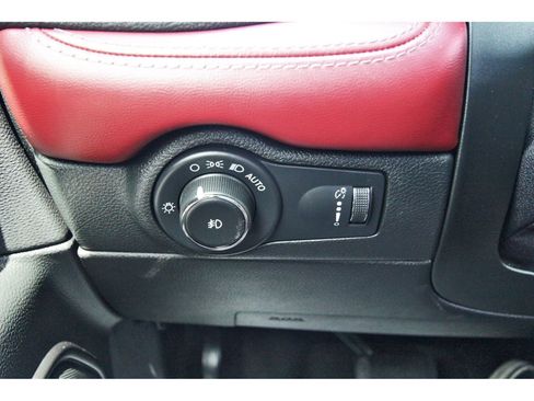 Used 2021 Dodge Durango R/T w/ Technology Group AWD/4WD image 19