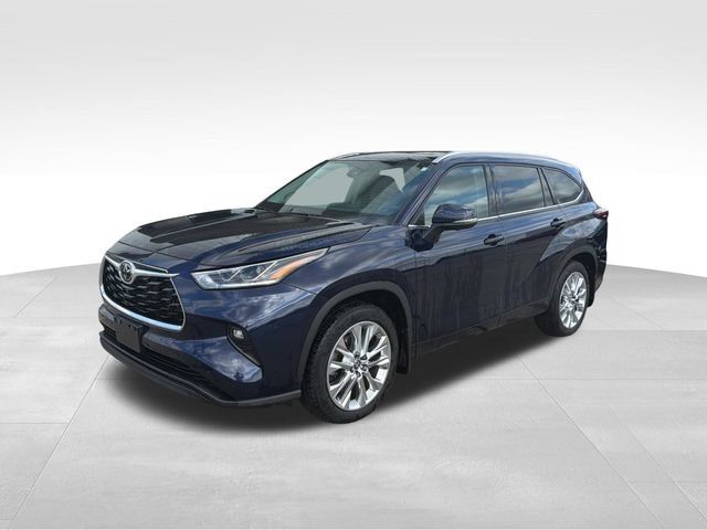 Used 2024 Toyota Highlander Limited AWD/4WD image 4