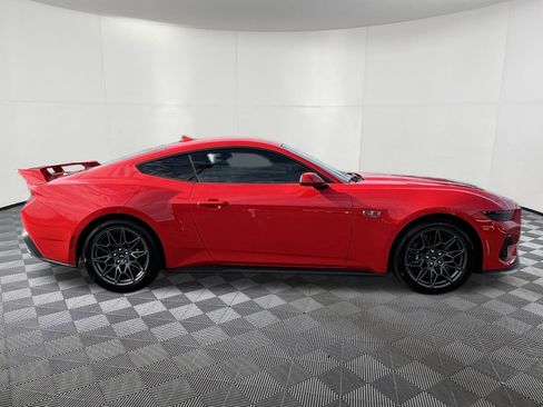 Used 2025 Ford Mustang GT Premium w/ GT Performance Package image 7