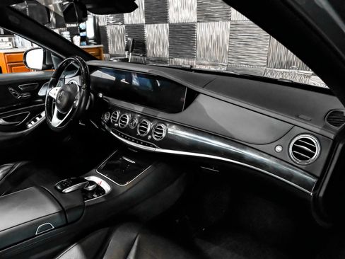 Used 2019 Mercedes-Benz S 560 Sedan image 11