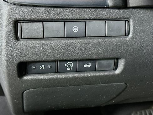 Used 2023 Nissan Rogue SL image 17