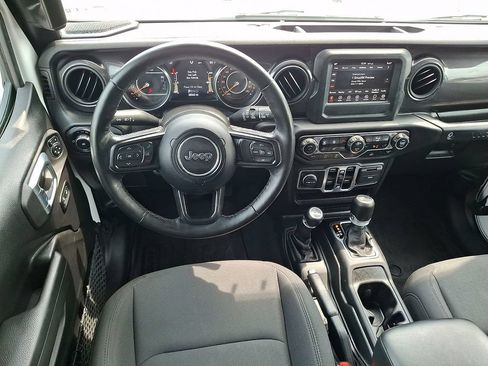 Used 2022 Jeep Wrangler Unlimited Sport AWD/4WD image 2