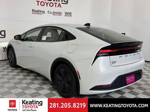 New 2026 Toyota Prius LE image 10