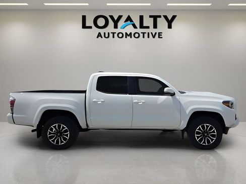 Used 2023 Toyota Tacoma TRD Sport w/ Technology Package AWD/4WD image 6