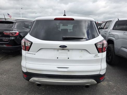 Used 2018 Ford Escape SE w/ Ford Safe & Smart Package image 5