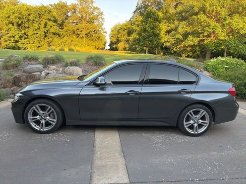 Used 2018 BMW 330i xDrive Sedan AWD/4WD image 6