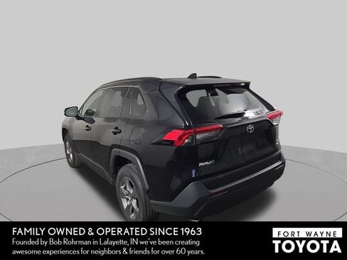 Used 2025 Toyota RAV4 XLE AWD/4WD image 9