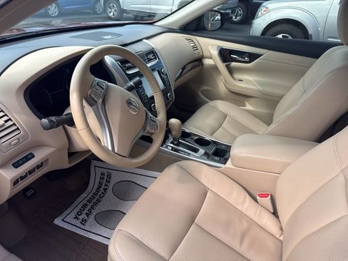 Used 2013 Nissan Altima 2.5 SL w/ Technology Pkg image 17