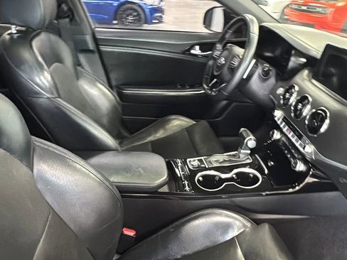 Used 2020 Kia Stinger GT-Line w/ Sun & Sound Package RWD image 9