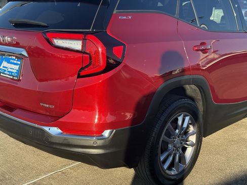Used 2022 GMC Terrain SLT w/ Infotainment Package II image 11