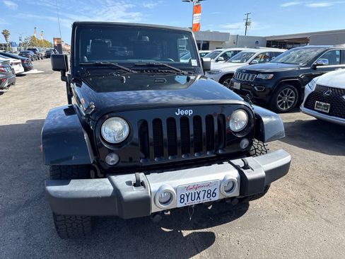 Used 2014 Jeep Wrangler Unlimited Sahara w/ Max Tow Package AWD/4WD image 7