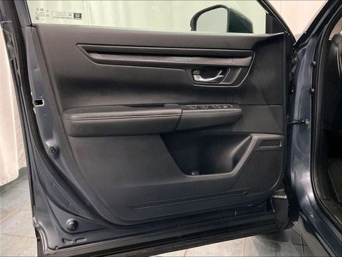 Used 2025 Honda CR-V LX image 9