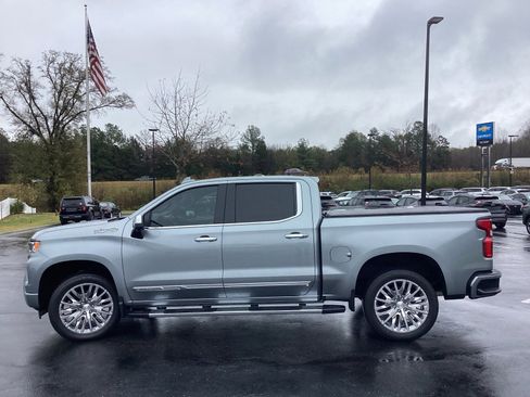 Used 2025 Chevrolet Silverado 1500 High Country w/ Z71 Off-Road Package image 8