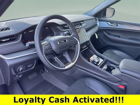 New 2025 Jeep Grand Cherokee Altitude image 20