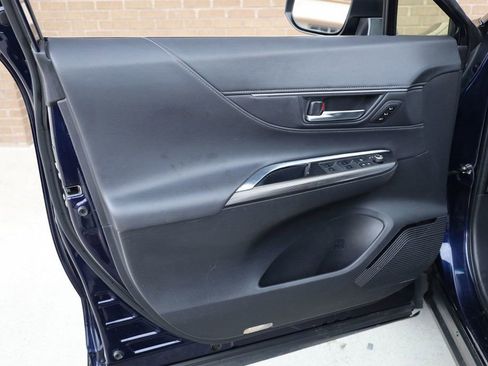 Used 2022 Toyota Venza Limited image 22