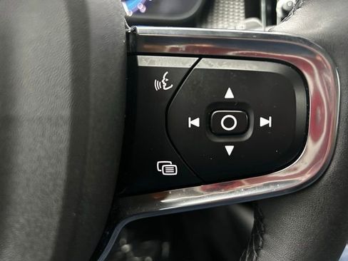 Used 2023 Volvo XC40 B5 Plus w/ Climate Package image 23