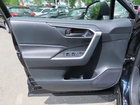 Used 2019 Toyota RAV4 LE w/ All Weather Liner Package AWD/4WD image 15