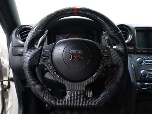 Used 2016 Nissan GT-R NISMO AWD/4WD image 36