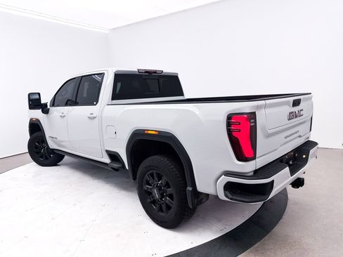 Used 2025 GMC Sierra 2500 AT4 w/ AT4 Premium Plus Package image 2