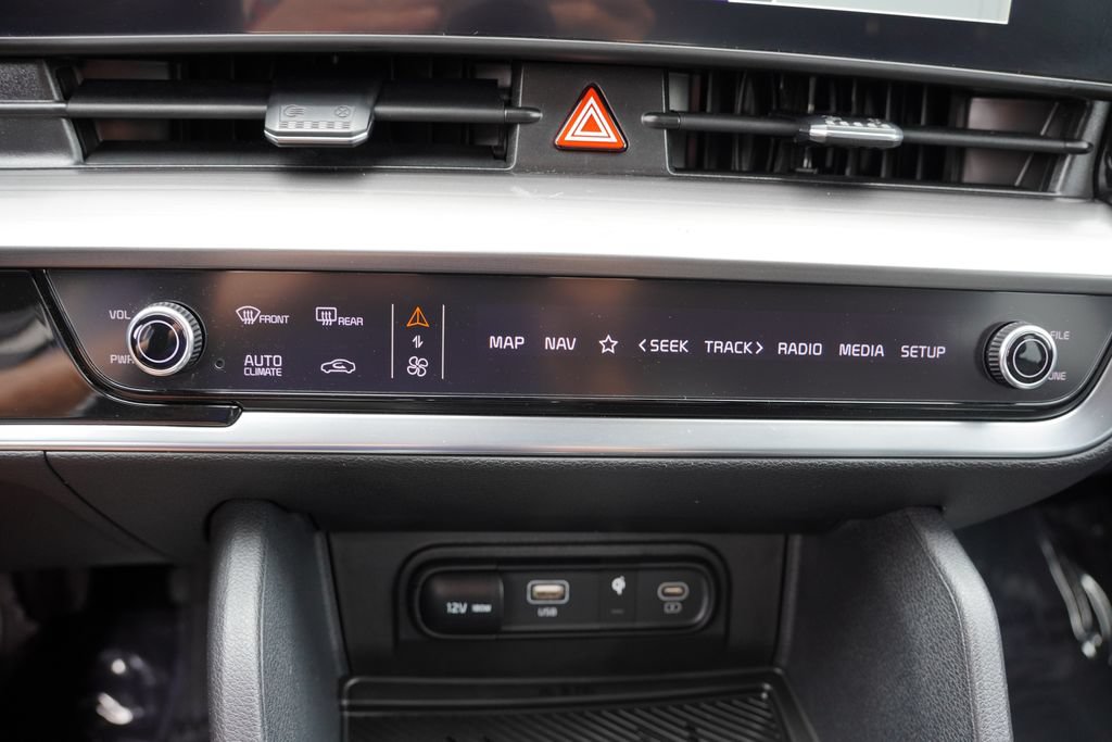 Certified 2024 Kia Sportage EX AWD/4WD image 26