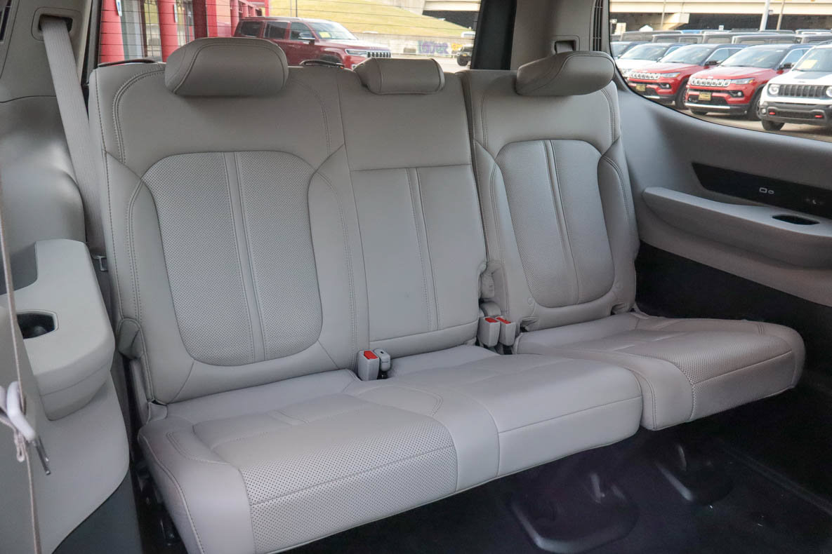 Used 2022 Jeep Wagoneer Series III w/ Flexible Seating Group AWD/4WD image 27