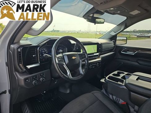 Used 2024 Chevrolet Silverado 1500 LT AWD/4WD image 10