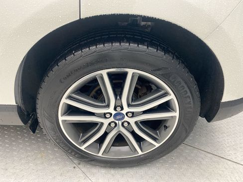 Used 2020 Ford Edge Titanium w/ Class II Trailer Tow Package AWD/4WD image 10
