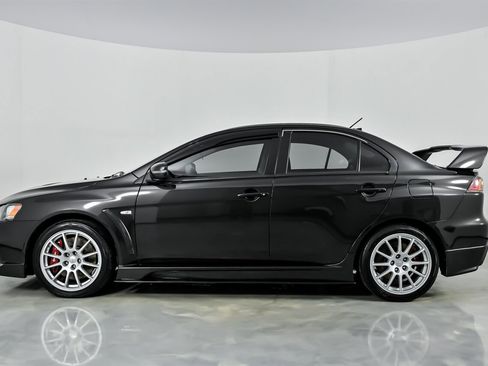 Used 2015 Mitsubishi Lancer Evolution GSR image 8