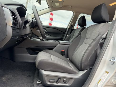 Used 2025 Nissan Rogue SV AWD/4WD image 27