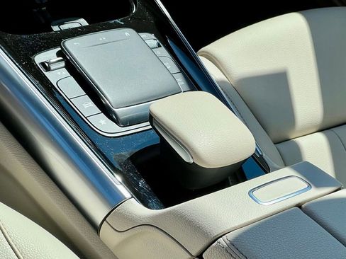 Certified 2023 Mercedes-Benz GLA 250 4MATIC image 24