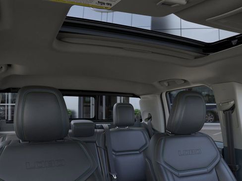 New 2026 Ford Maverick Lobo AWD/4WD image 38