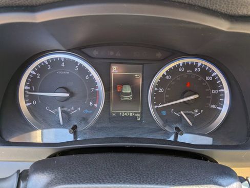 Used 2019 Toyota Highlander XLE AWD/4WD image 62