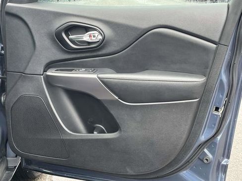 Used 2021 Jeep Cherokee Limited image 27