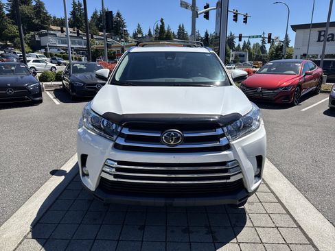 Used 2017 Toyota Highlander Limited AWD/4WD image 2