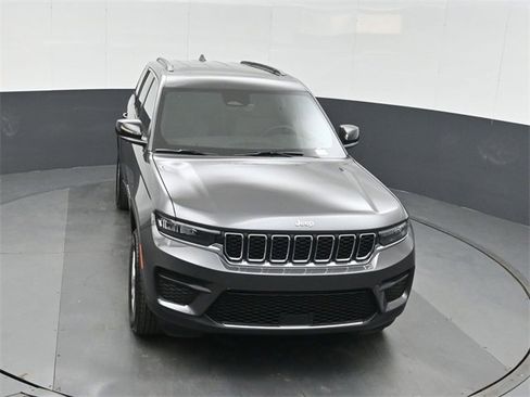 New 2025 Jeep Grand Cherokee Laredo X w/ Luxury Tech Group I image 36